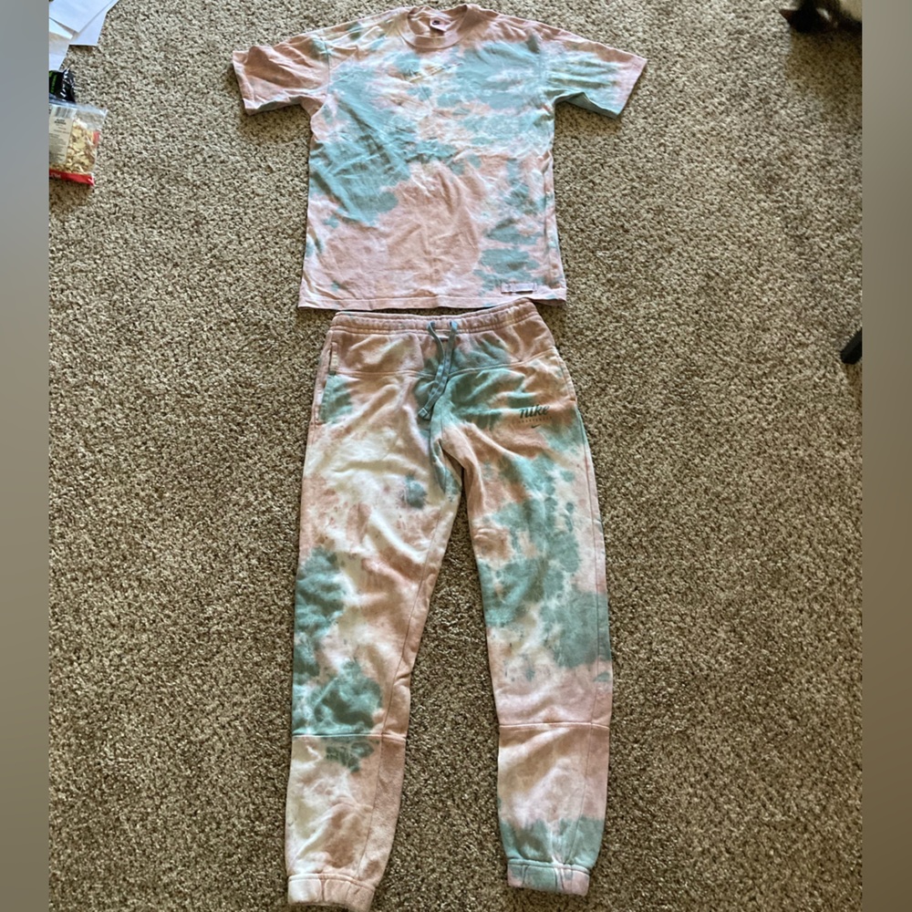 Nike sweatsuit set Men (small)